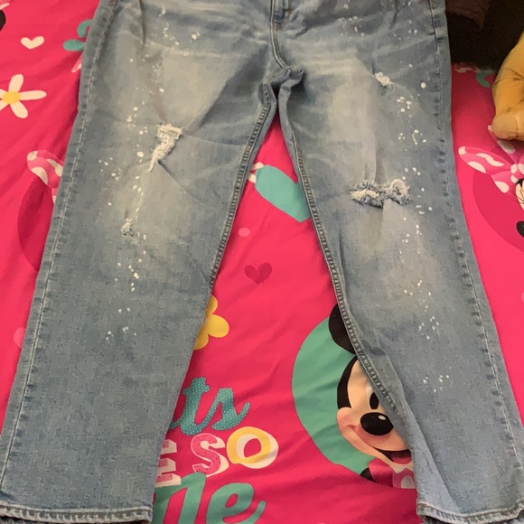 Distressed jeans - Picture 3 of 5